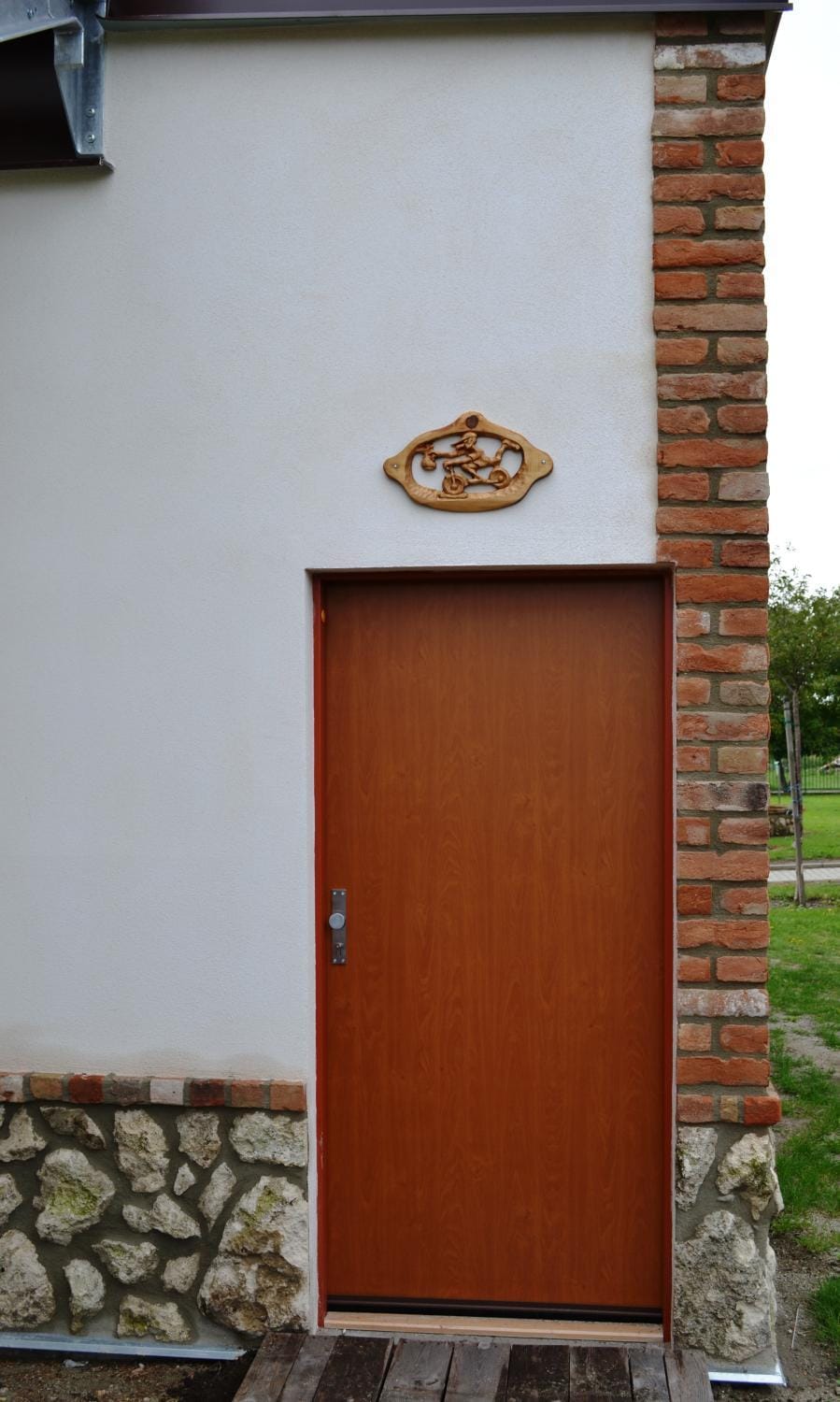 Facade/entrance, Cycling