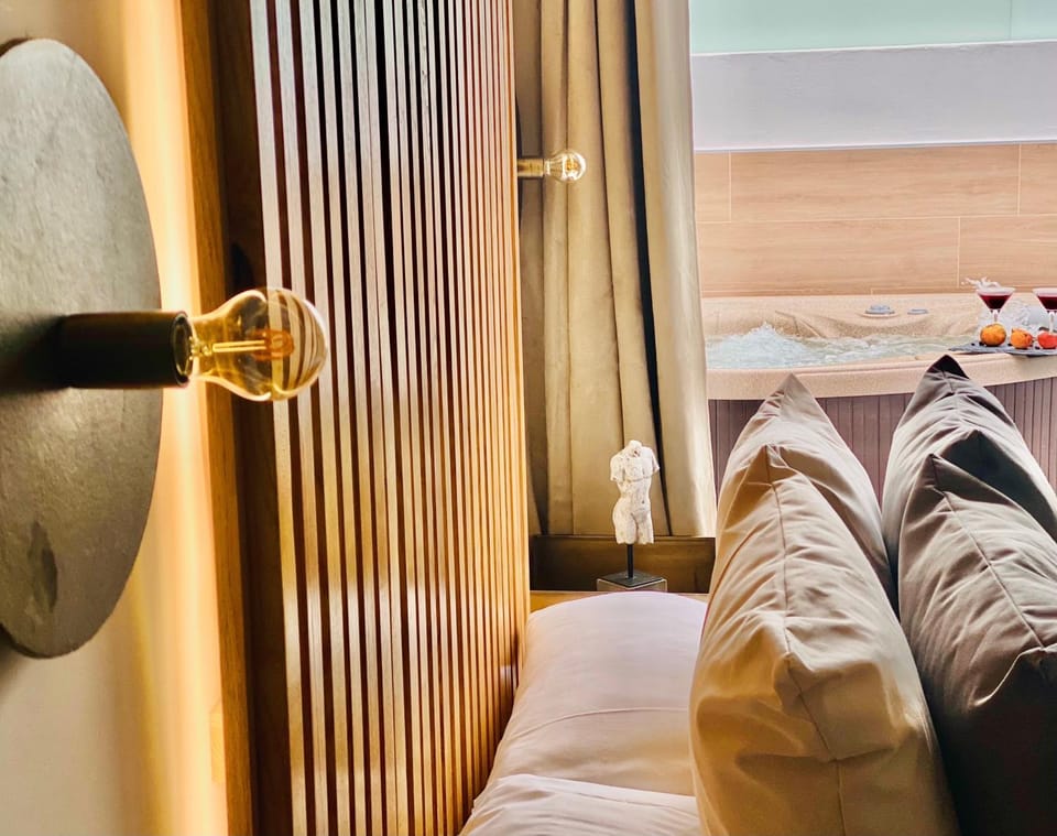 View (from property/room), Decorative detail, Bedroom