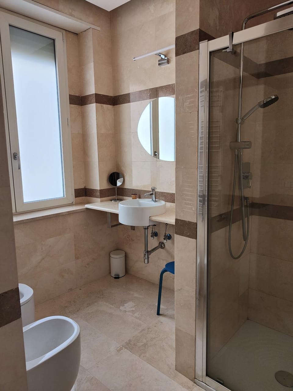 Shower, Toilet, Bathroom, hair dryier, towels