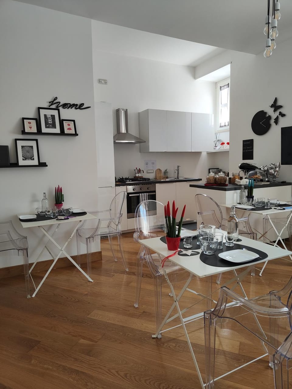 Kitchen or kitchenette, Kitchen or kitchenette, Dining area, Breakfast, Buffet breakfast, Italian breakfast, minibar, stove, Internal: Not applicable to any particular room