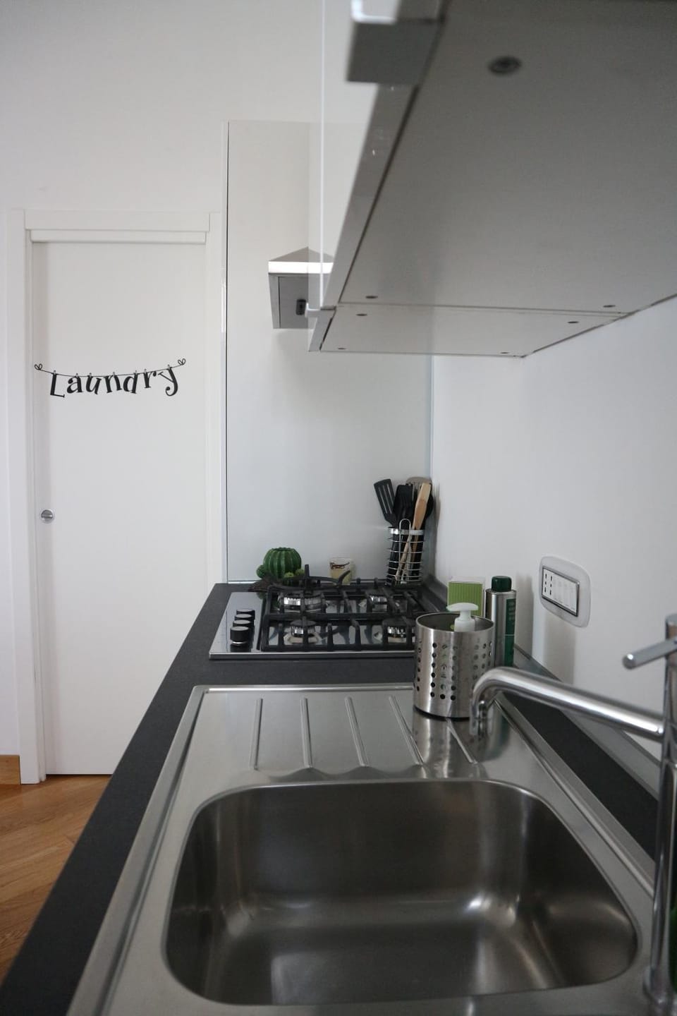 Kitchen or kitchenette, Kitchen or kitchenette, Communal kitchen, Non alcoholic drinks, laundry, washing machine