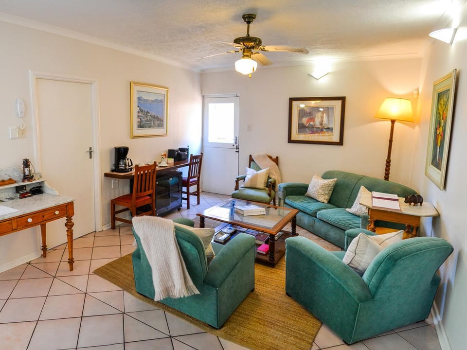 Communal lounge/ TV room, Living room, fireplace