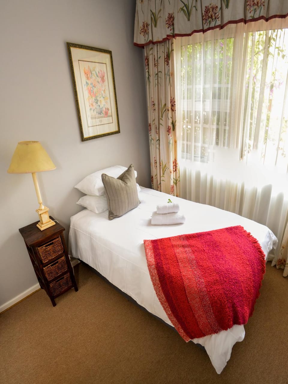 Restaurant/places to eat, Bed, Bedroom, Breakfast, Family, Family, fireplace, fireplace