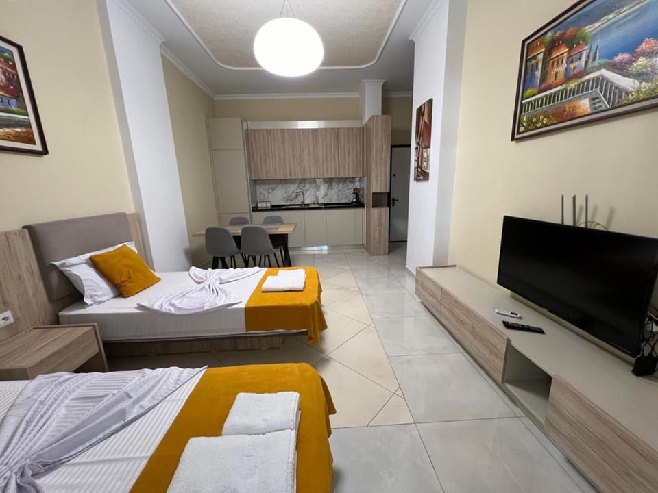 Bed, TV and multimedia, Kitchen or kitchenette, Living room