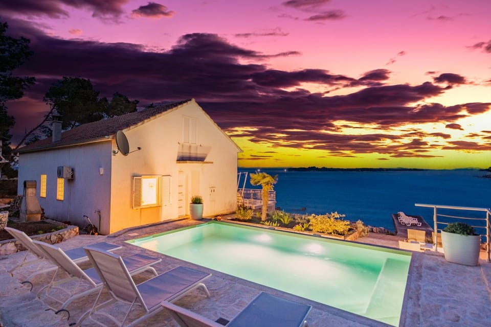Sea view, Swimming pool