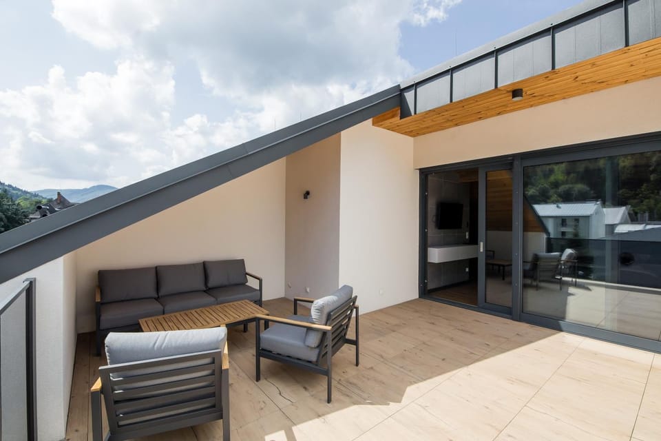 Patio, Balcony/Terrace, Seating area