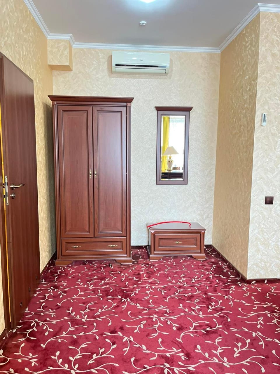 wardrobe, air conditioner