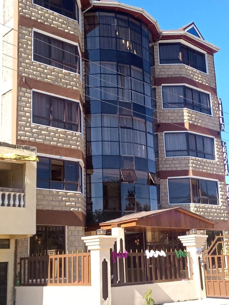 Property building, Facade/entrance