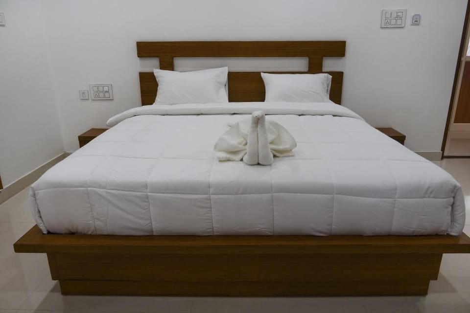 Bed, towels