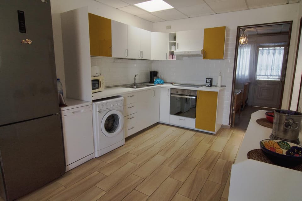 Kitchen or kitchenette, dishwasher, minibar, laundry, kitchen