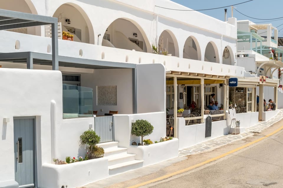 HH Summer Apartment in Paros, Greece