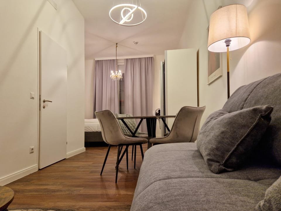 Bed, Living room, Photo of the whole room, Seating area, Dining area, Bedroom, wardrobe