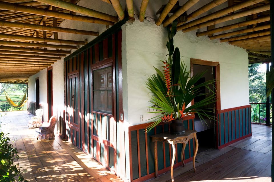 Facade/entrance, Balcony/Terrace