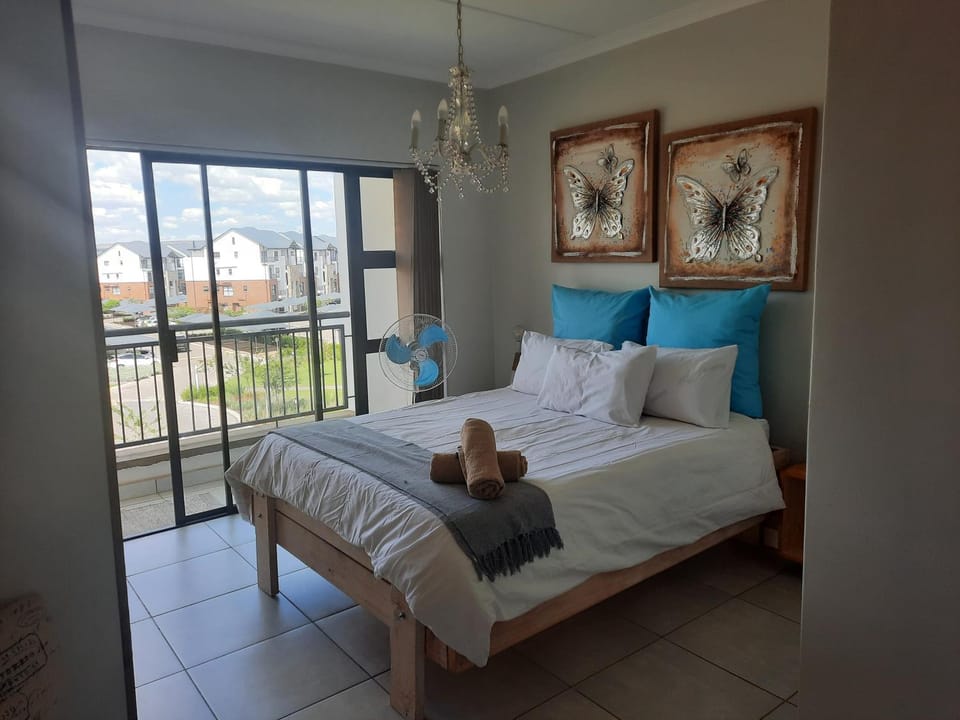 Bed, Balcony/Terrace, Bedroom