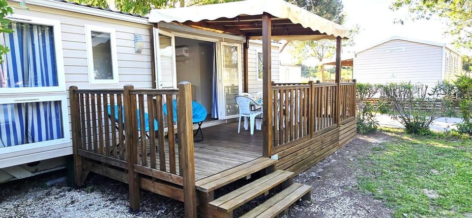 MOBIL HOME 6 personnes TOUT CONFORT Campground/ 
RV Resort in Saint-Cyprien