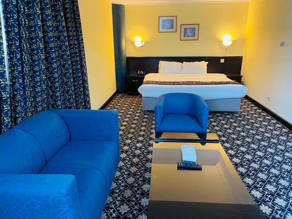 Seating area, Bedroom