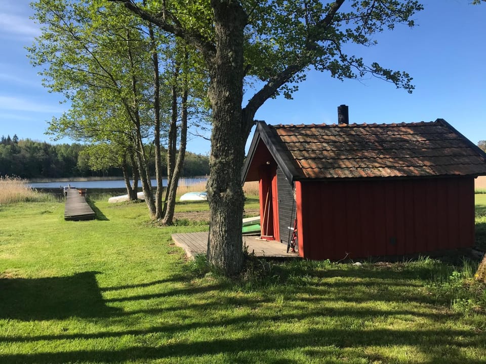 Nice holiday house at horse farm with lake and sauna House in Stockholm County