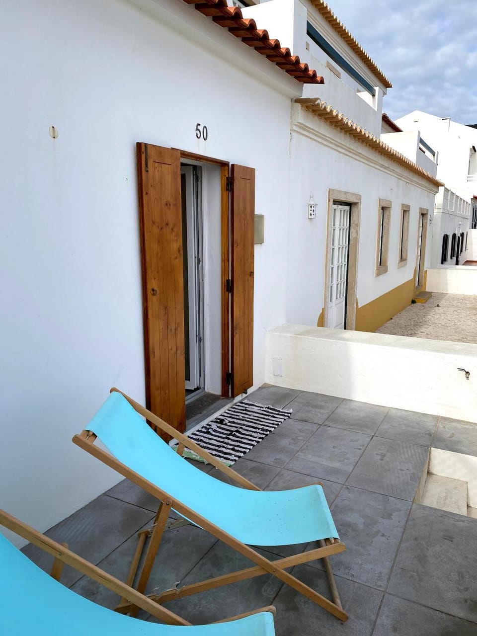 Balcony/Terrace, Street view