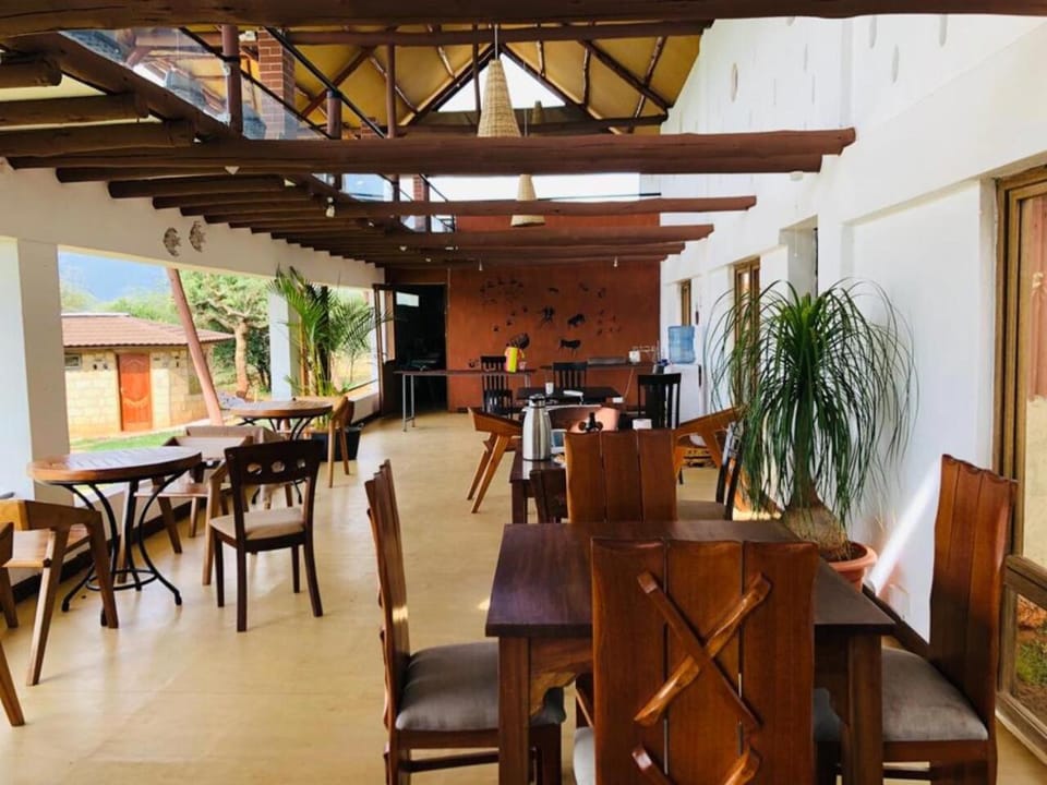 Restaurant/places to eat, Dining area