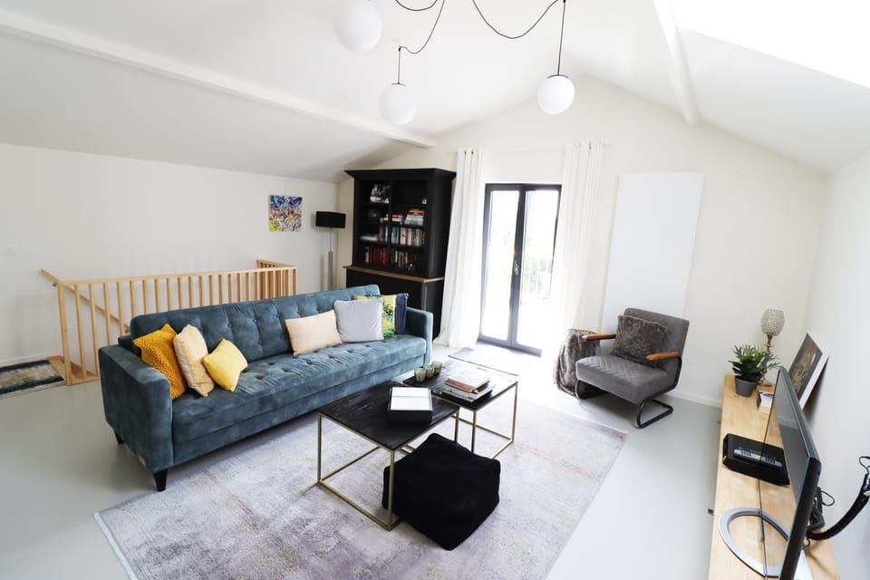 TV and multimedia, Living room, Seating area
