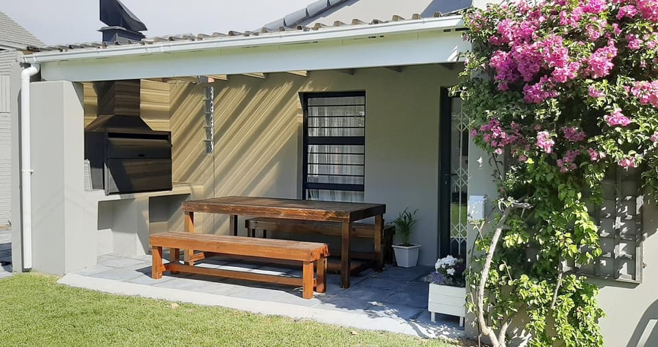 Patio, BBQ facilities, Balcony/Terrace