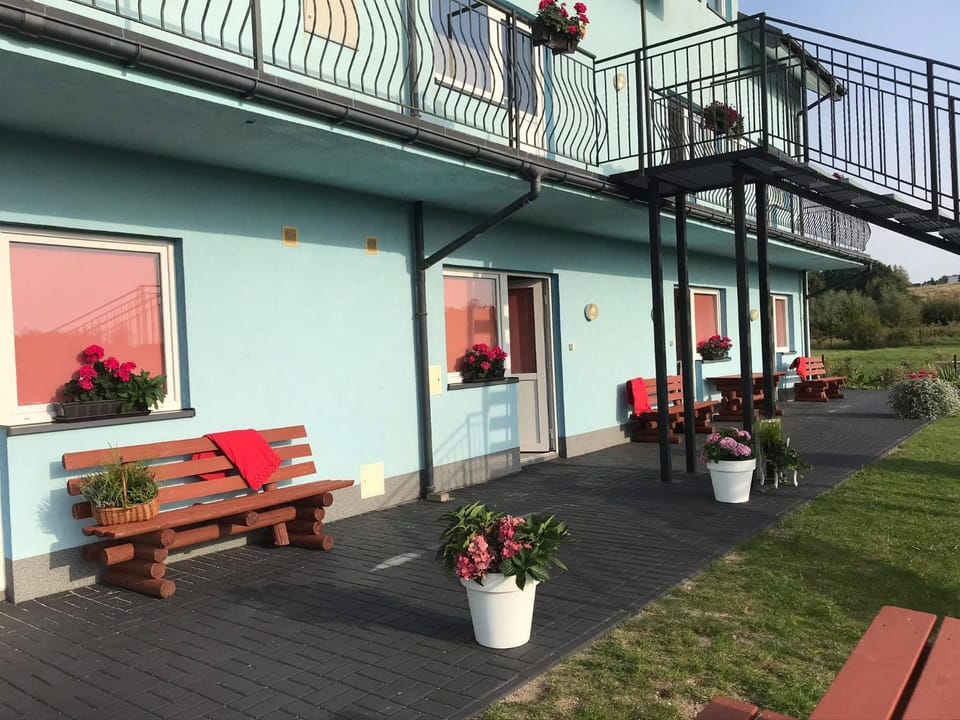 Patio, Facade/entrance