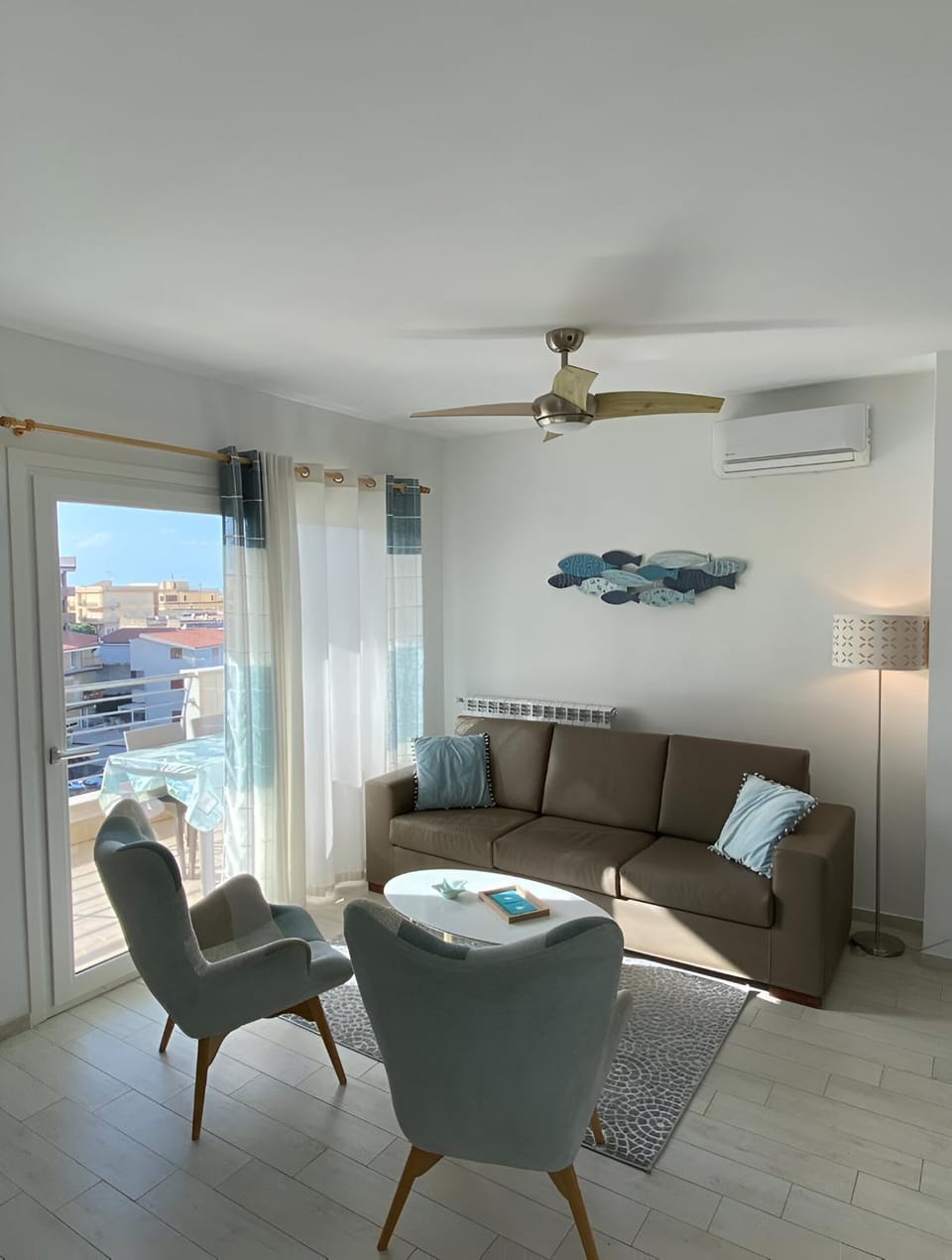 Living room, Seating area, air conditioner