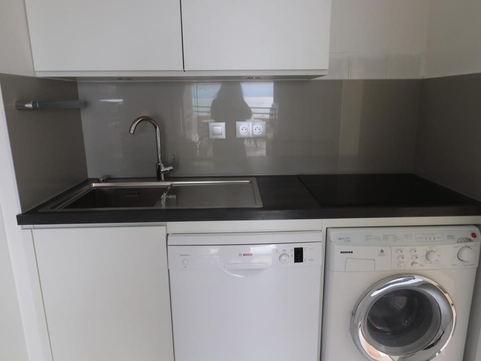 Appartement 47m² avec terrasse vue mer et box privatif sécurisé - FR-1-472A-128 Apartment in Occitanie