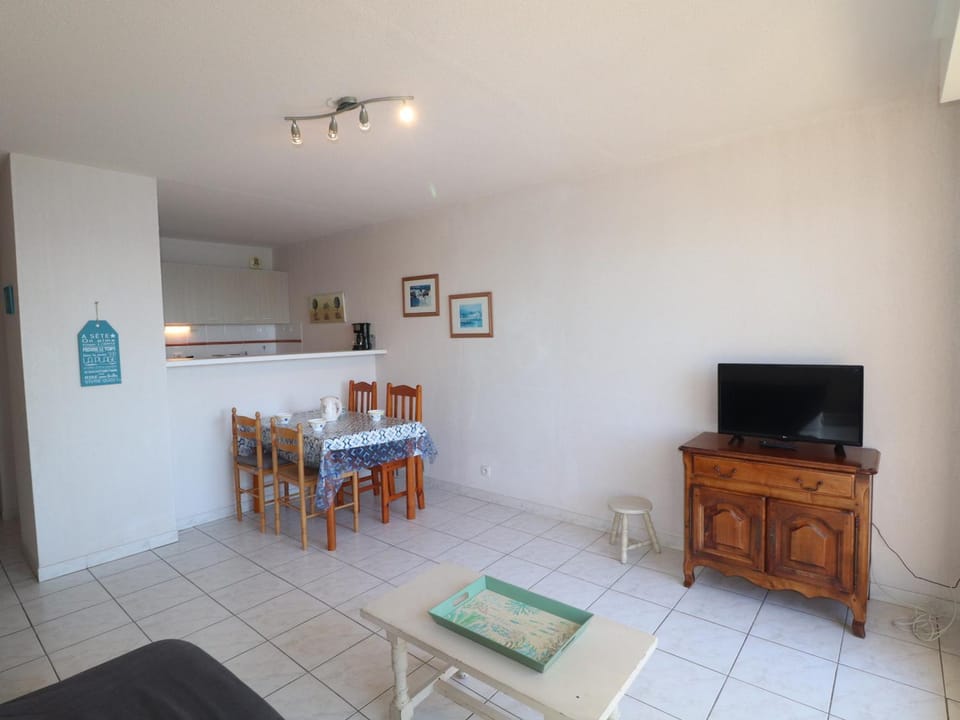 Appartement 2 pièces avec terrasse face plage du Lazaret - 2 clévacances - FR-1-472A-157 Apartment in Occitanie