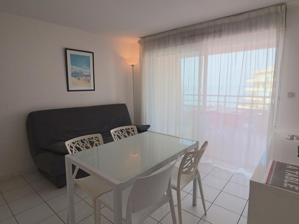 Appartement 4/6 pers avec terrasse, proche mer - FR-1-472A-165 Apartment in Occitanie