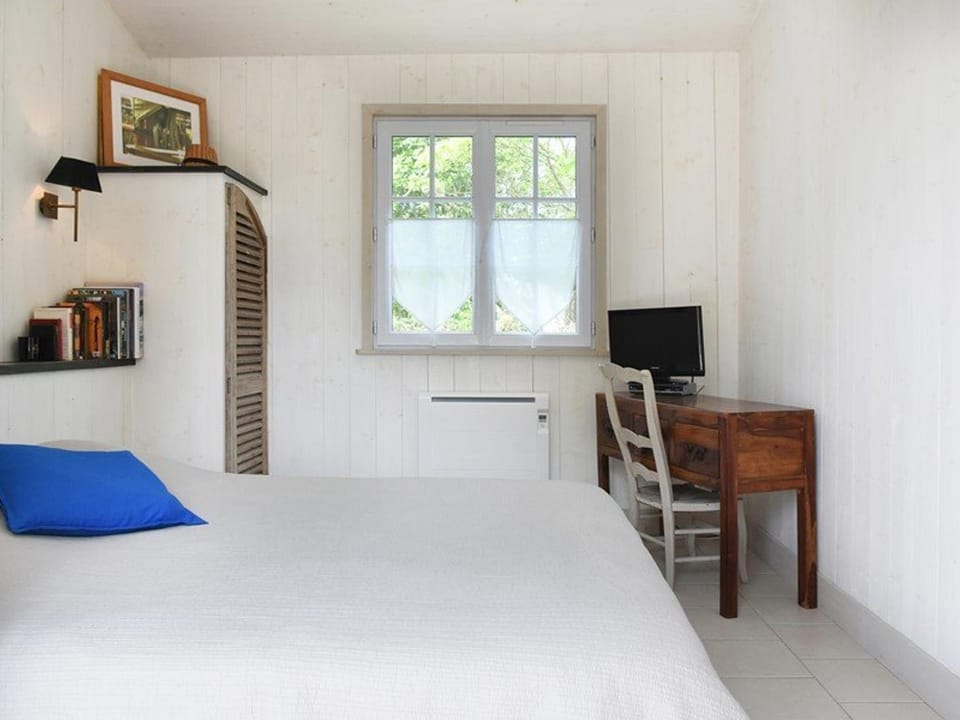 Maison cosy près du centre des Portes-en-Ré, 2 chambres, forfait ménage inclus House in Nouvelle-Aquitaine