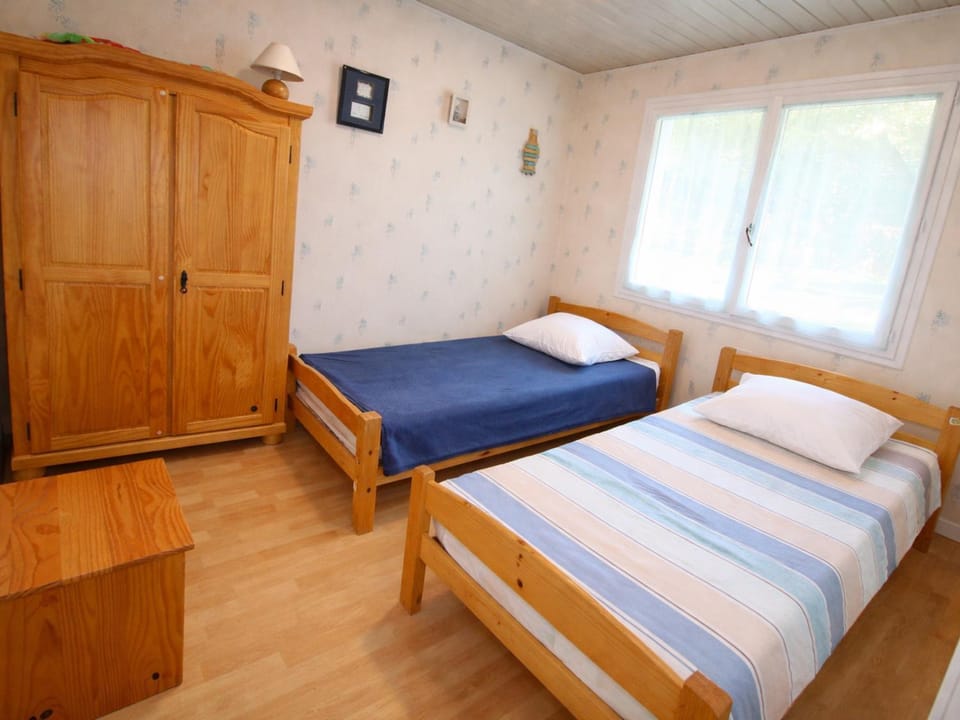 Villa indépendante avec jardin clos, proche plage et commerces - FR-1-22-303 House in Pays de la Loire