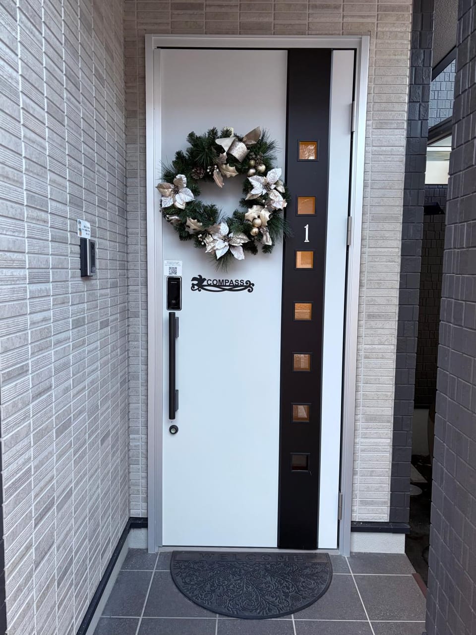 Facade/entrance
