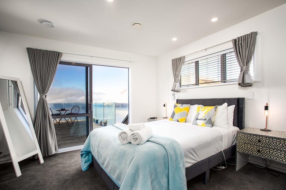 Bed, Natural landscape, View (from property/room), Lake view