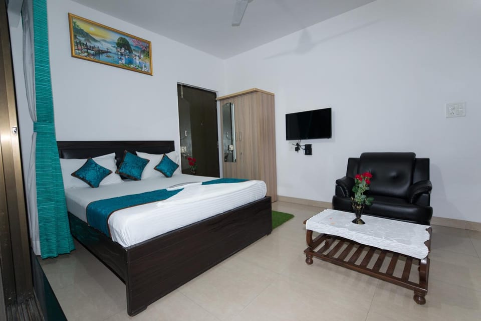 Aristo Serviced Apartment near Kokilaben Dhirubai Ambani Hospital for Family Only Apartment in Mumbai