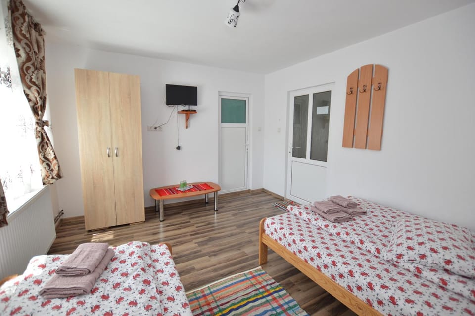 Casa de Piatră - Colț de Rai Bed and Breakfast in Cluj County