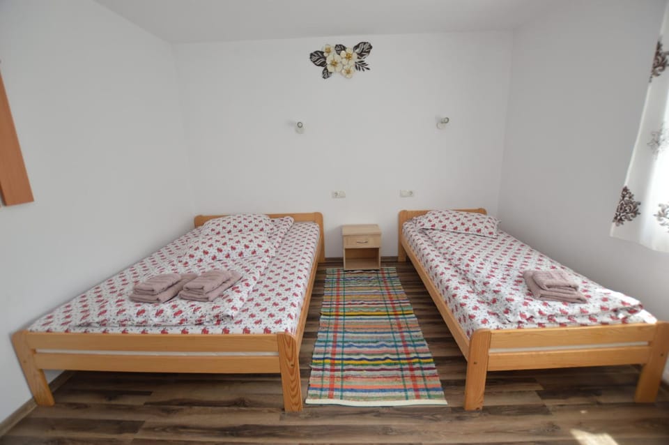 Casa de Piatră - Colț de Rai Bed and Breakfast in Cluj County