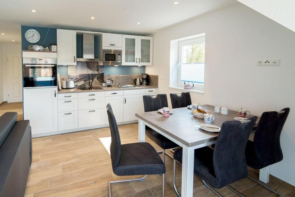 Ferienwohnung-Meereswind-2-Baeder-WLAN-Neubau Apartment in Norden