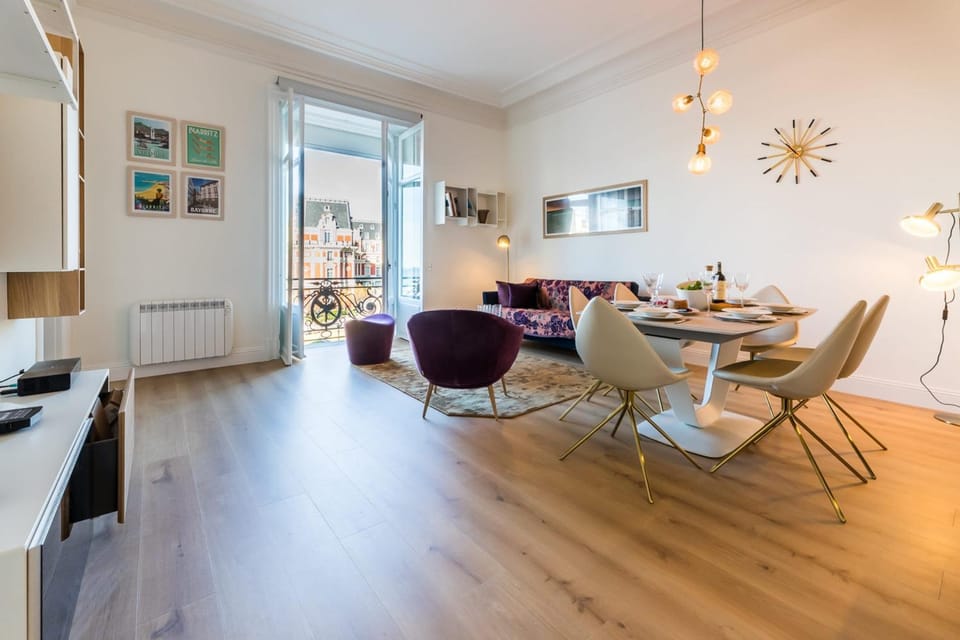 CORAL KEYWEEK Apt in city center closed to the beach private garage Apartment in Biarritz