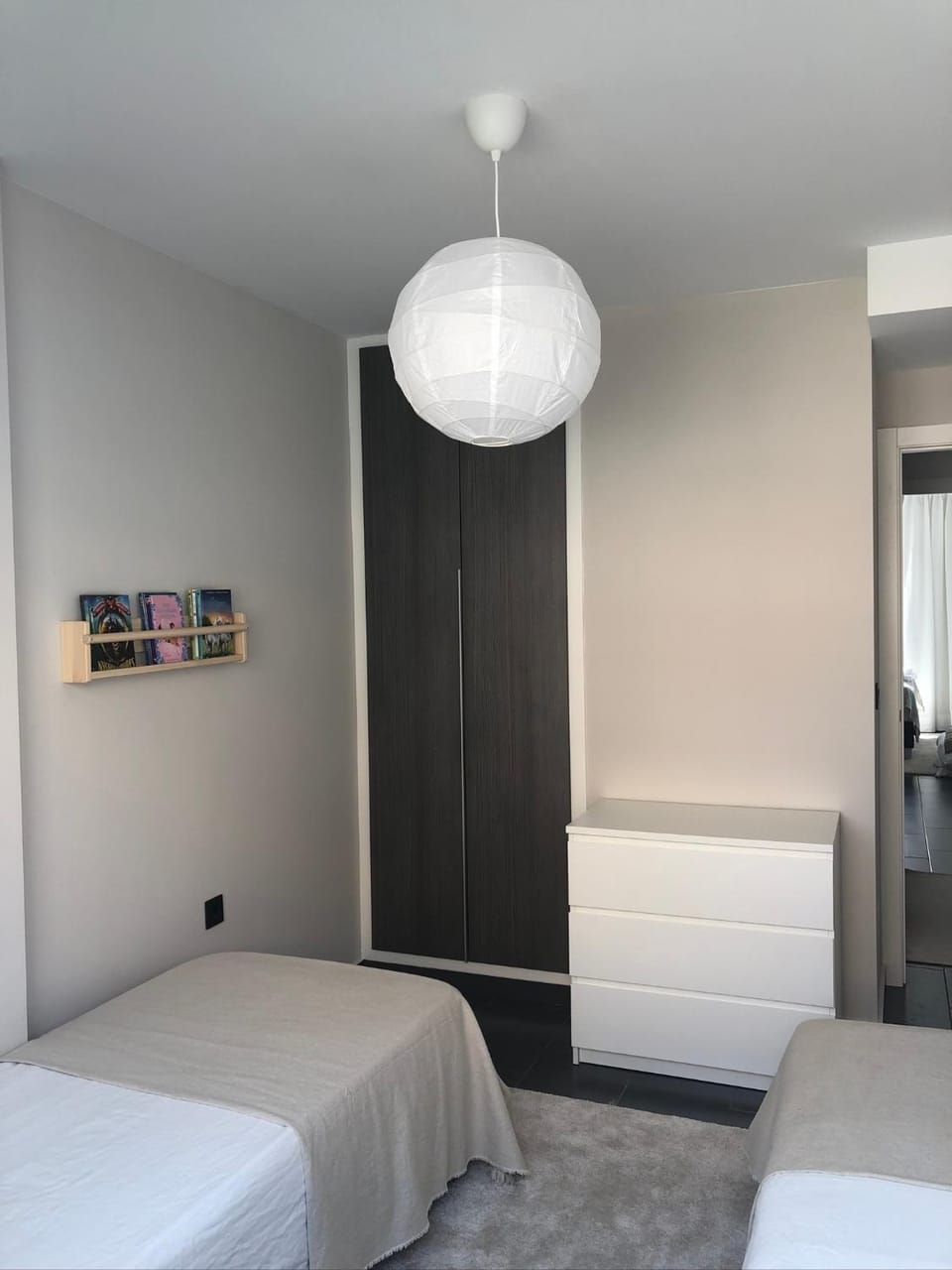 Photo of the whole room, Bedroom