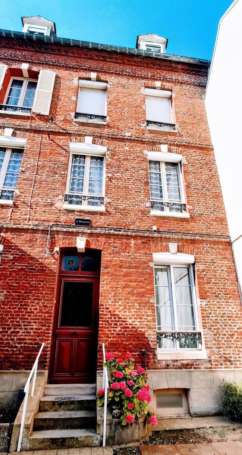 Property building, Facade/entrance