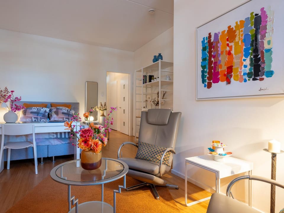 Bed, Living room