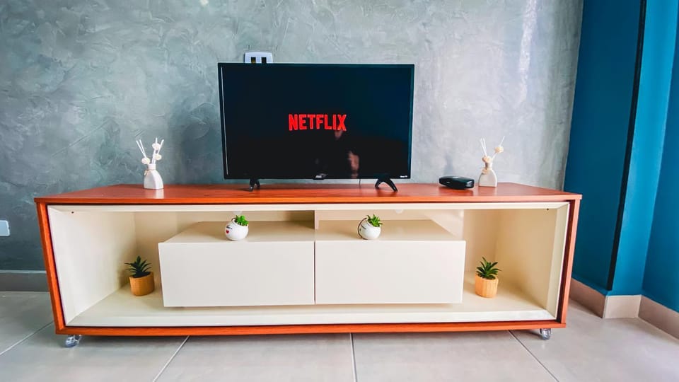 Communal lounge/ TV room, TV and multimedia, Living room, Meeting/conference room