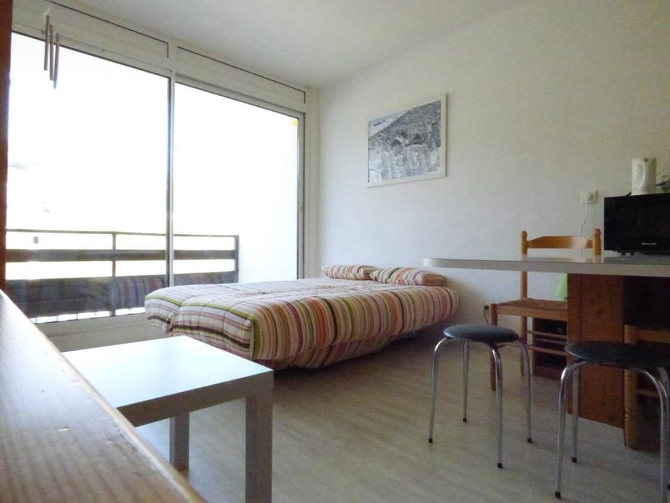 Studio 4 pers avec balcon, pied des pistes, parking gratuit, ascenseur - FR-1-602-1 Apartment in Navarre