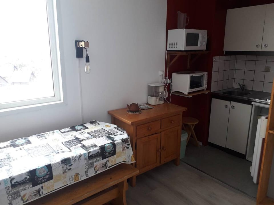 Studio 6 pers, proche pistes, parking, ascenseur, casier à skis, kitchenette équipée - FR-1-602-36 Apartment in Navarre