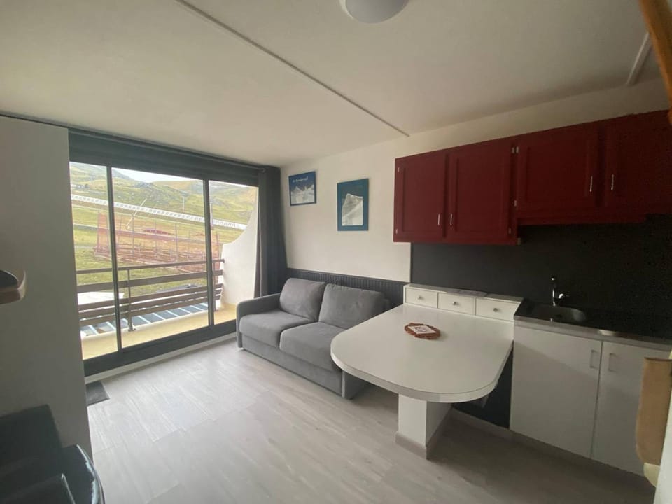 Studio pour 4/5 pers. avec balcon, accès pistes, casier à skis, parking, résidence avec ascenseur Apartment in Nouvelle-Aquitaine