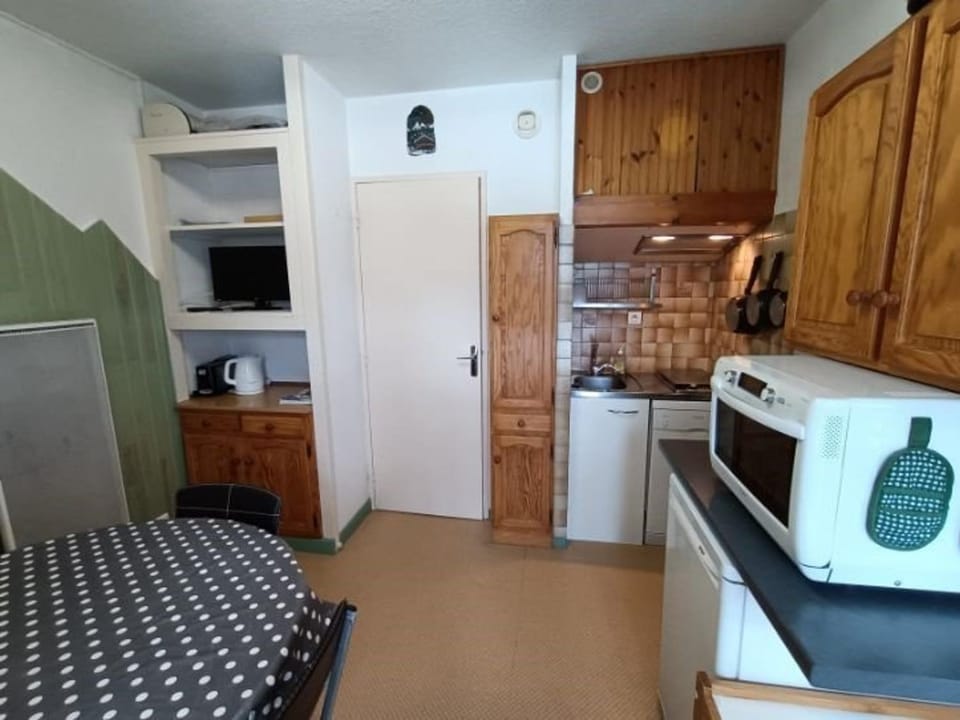 Appartement cosy 6 pers, proche pistes, balcon, casier à skis, parking gratuit - FR-1-602-25 Apartment in Navarre