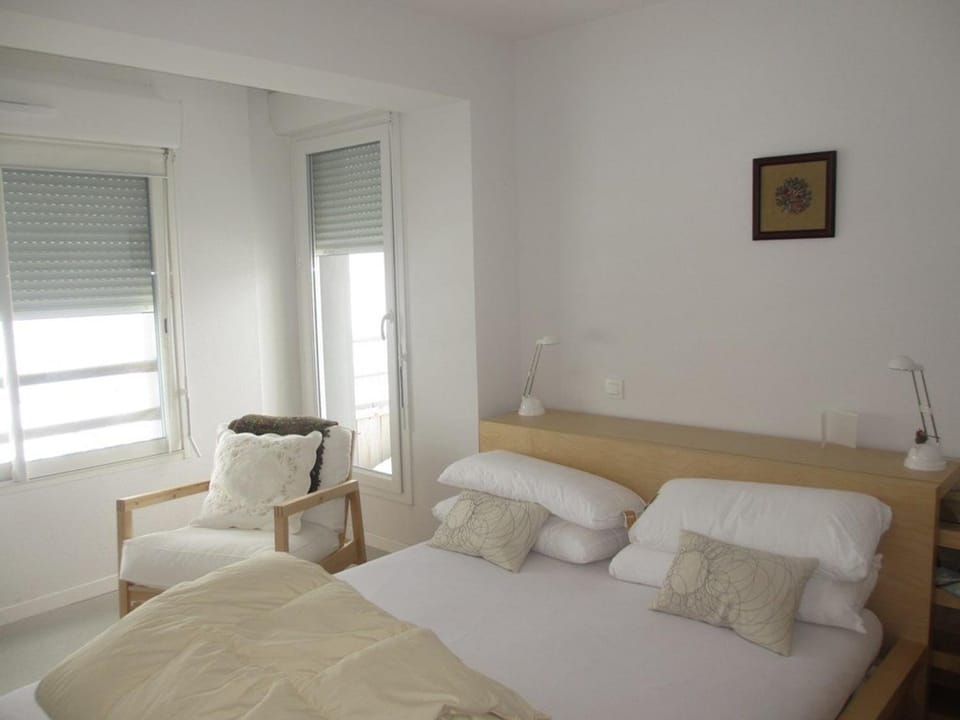 Appartement cosy 6 pers. à Arette, 2 chambres, kitchenette, lave-vaisselle, lave-linge, casier à skis - FR-1-602-51 Apartment in Navarre