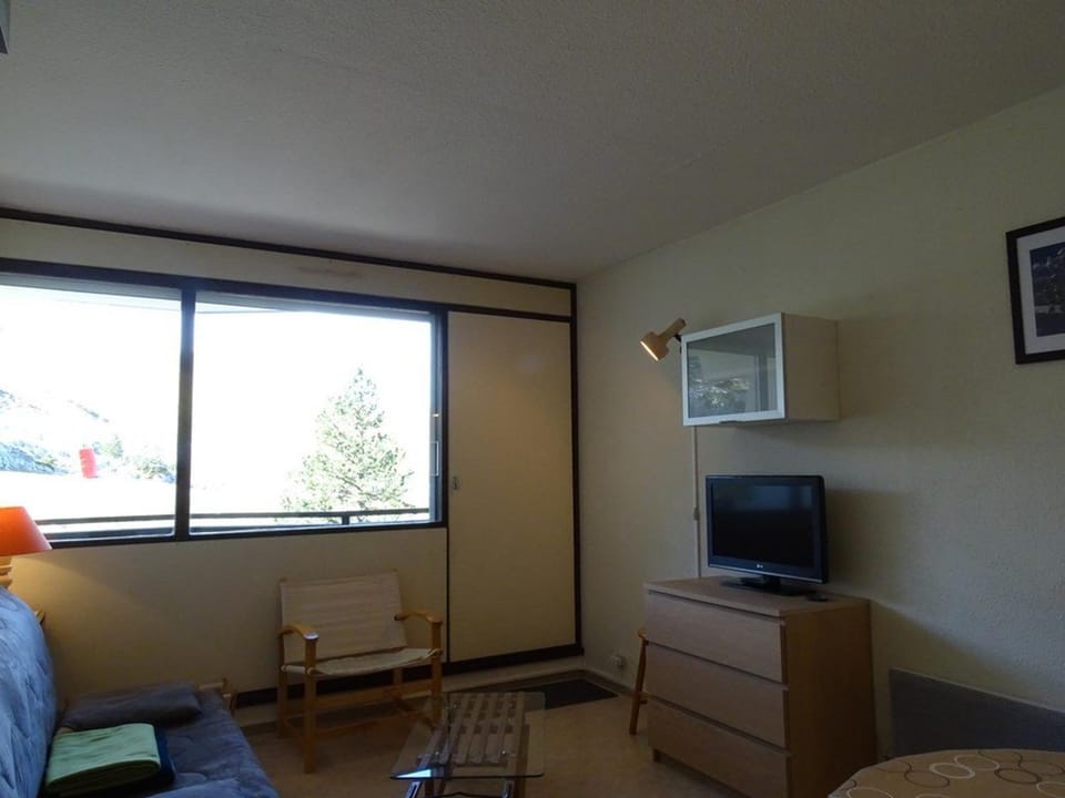 Studio pour 4 pers. à proximité des pistes avec balcon et parking - FR-1-602-55 Apartment in Navarre