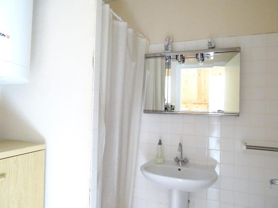 Studio chaleureux 4 pers, La Pierre St Martin - parking gratuit, casier à skis, proche pistes - FR-1-602-72 Apartment in Navarre